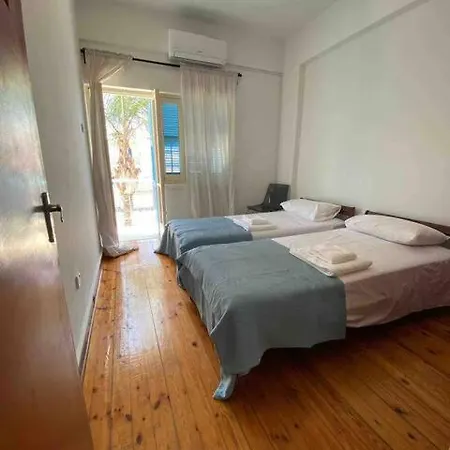 2 Bedroom In Ermou 4 Minute Walk Daire Larnaca