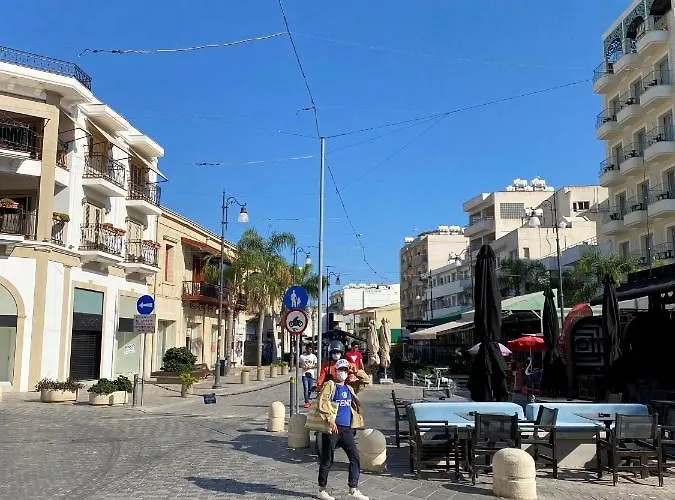 Lägenhet 2 Bedroom In Ermou 4 Minute Walk Larnaca