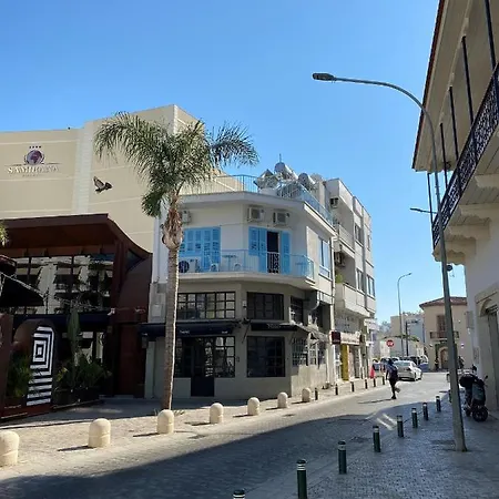 아파트 2 Bedroom In Ermou 4 Minute Walk 라르나카