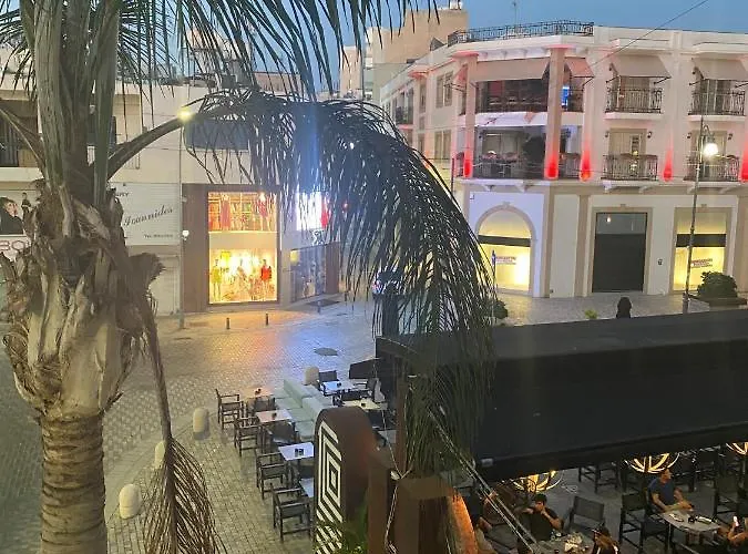 2 Bedroom In Ermou 4 Minute Walk * ラルナカ