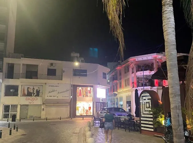 2 Bedroom In Ermou 4 Minute Walk شقة *