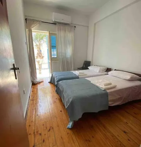 2 Bedroom In Ermou 4 Minute Walk Apartamento Lárnaca